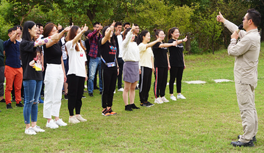 拓展訓(xùn)練營(yíng)活動(dòng)